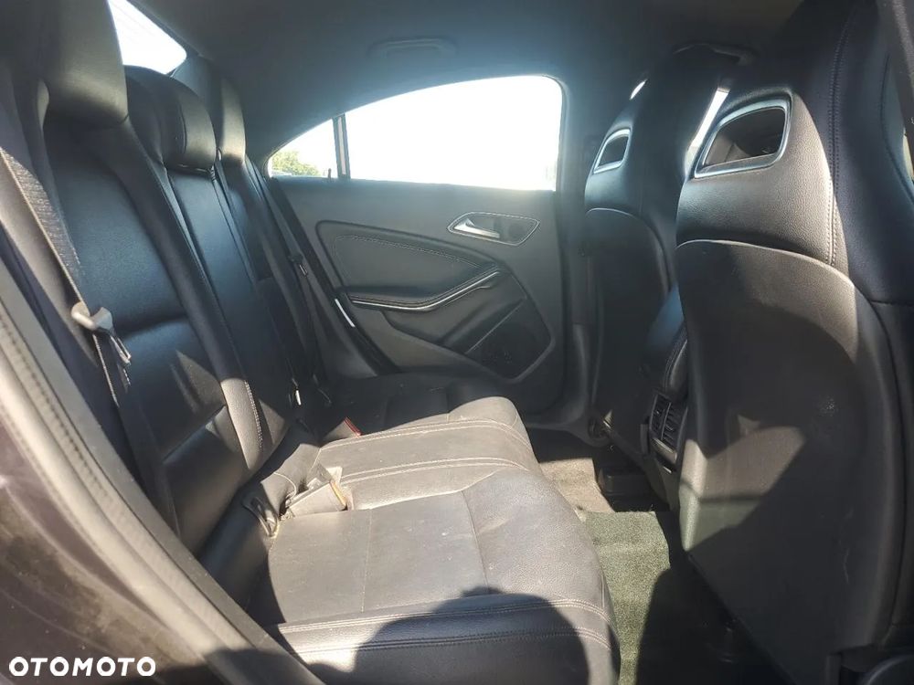 Mercedes-Benz CLA 250 7G-DCT StreetStyle - 9