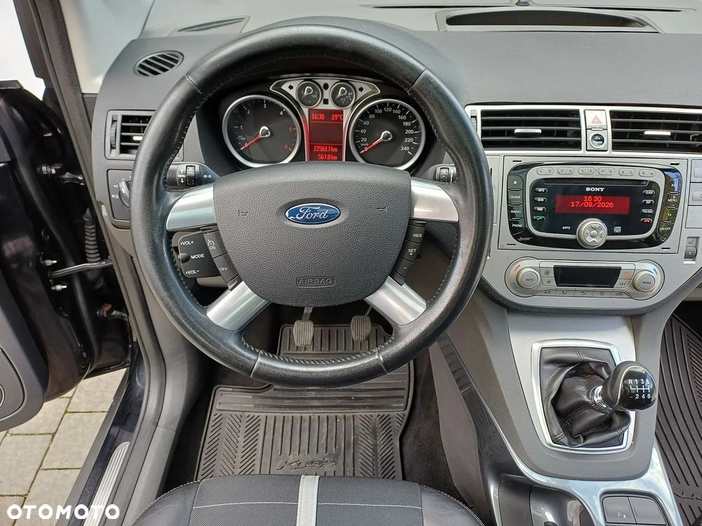 Ford Kuga 2.0 TDCi 2x4 Titanium - 6