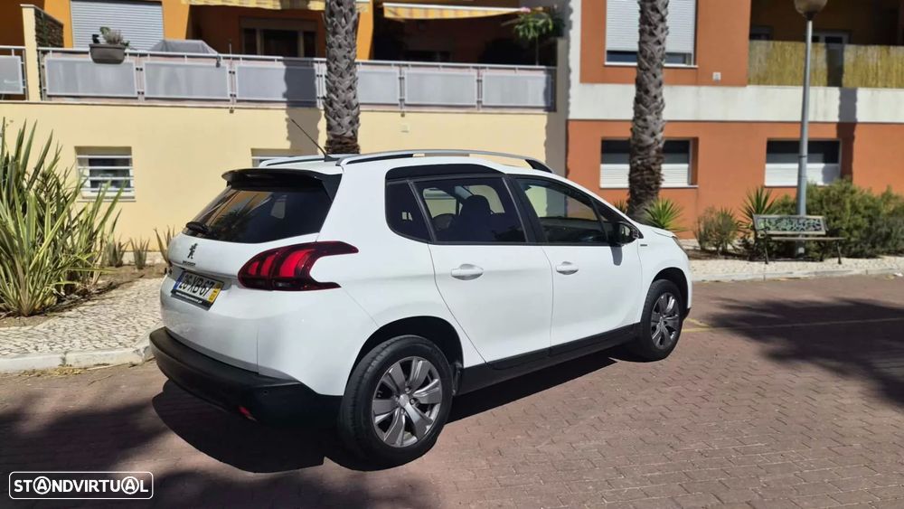 Peugeot 2008 1.2 PureTech Style - 8