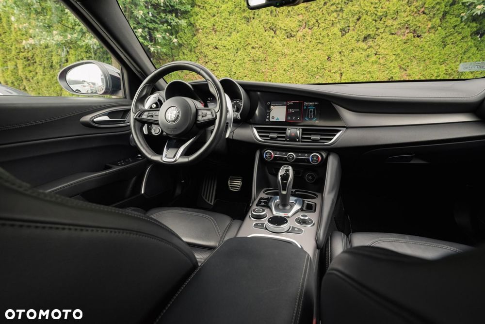 Alfa Romeo Giulia 2.0 Turbo Veloce Q4 - 17