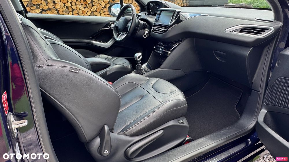 Peugeot 208 - 10