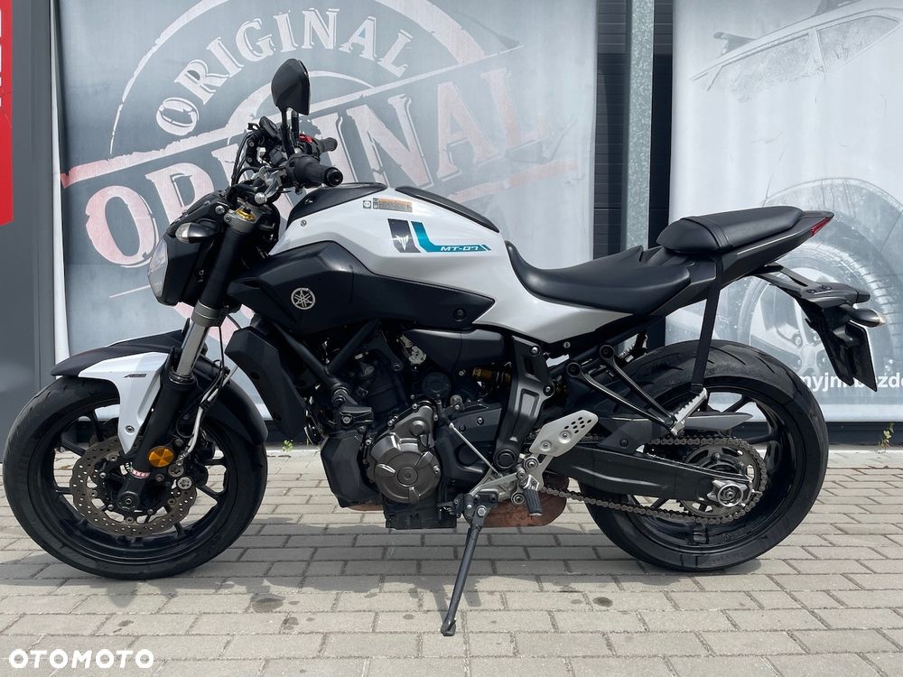 Yamaha MT - 8