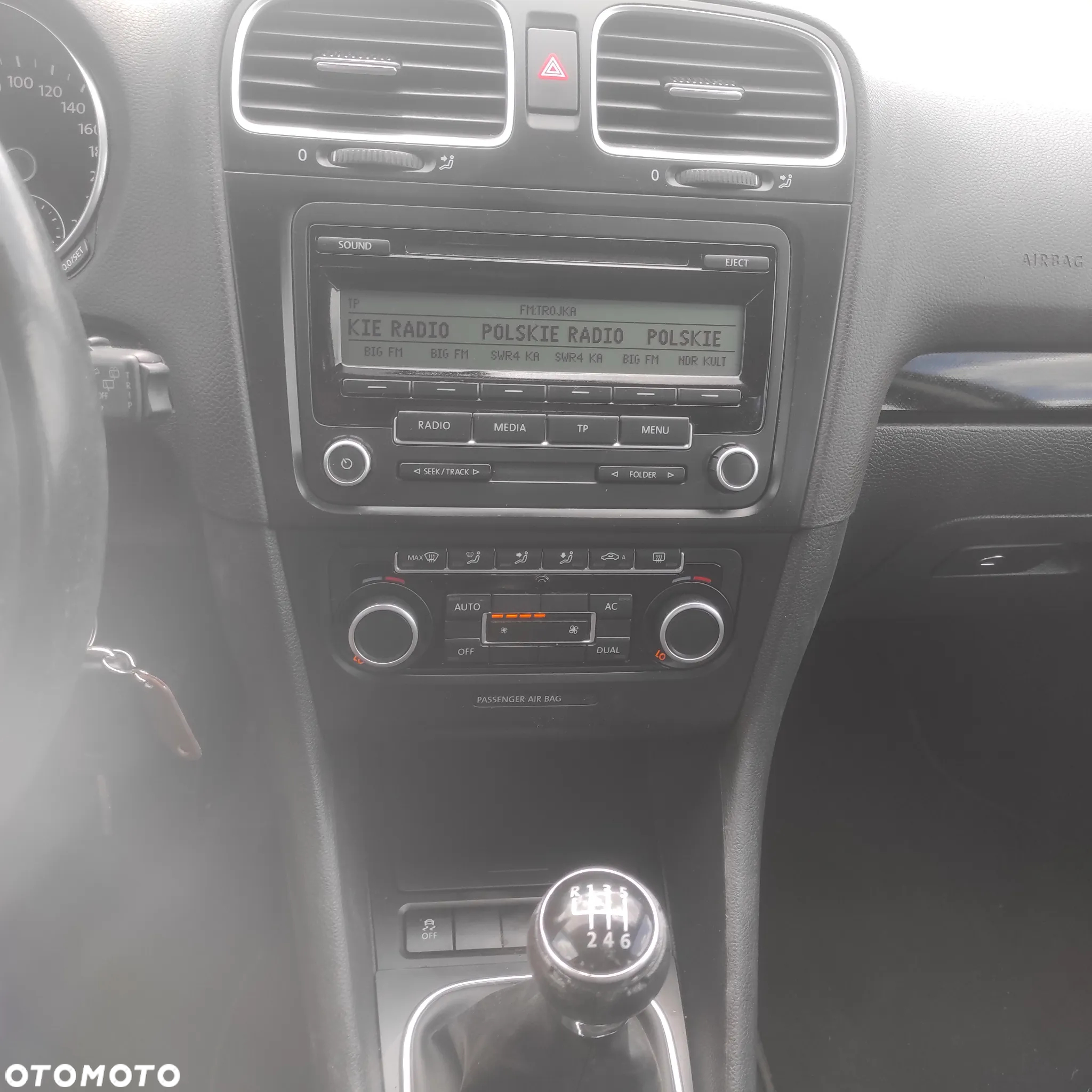 Volkswagen Golf - 25