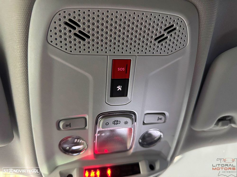 Peugeot 2008 1.2 PureTech Allure Pack - 21