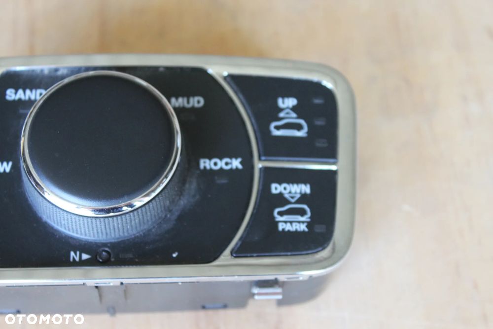 PANEL SKRZYNI BIEGÓW JEEP CHEROKEE WK2 P68258736AA 2018 - 4