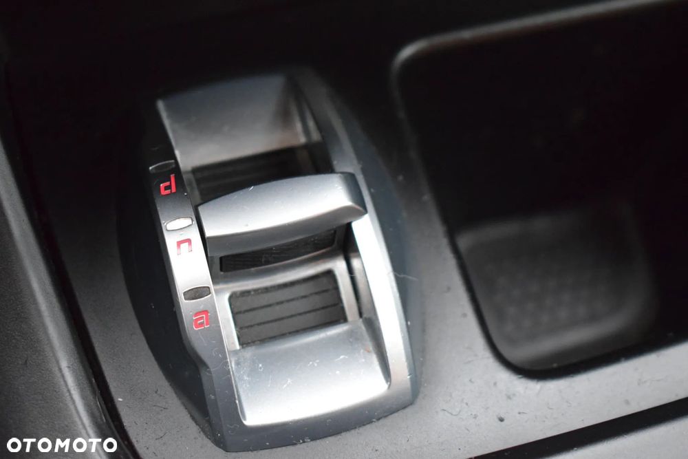 Alfa Romeo Giulietta 2.0 JTDM Veloce - 10