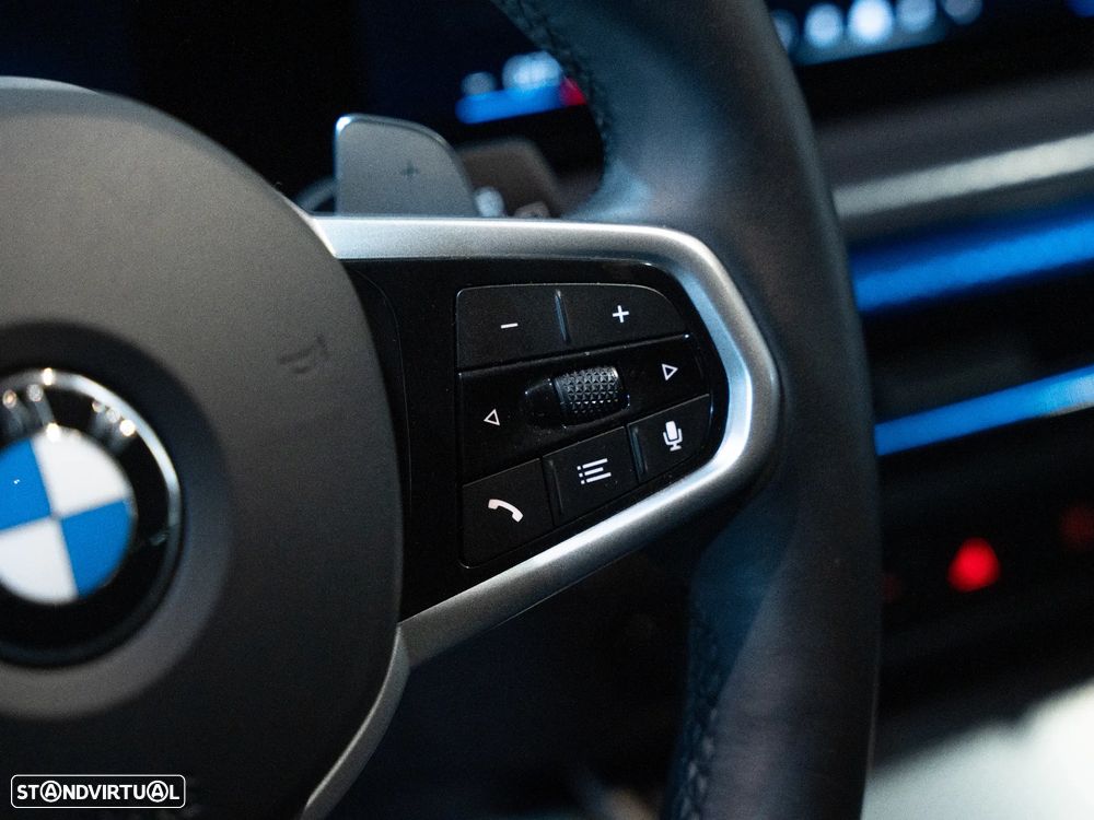 BMW 320 d Pack Desportivo M Auto - 10
