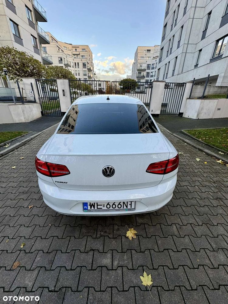 Volkswagen Passat - 5