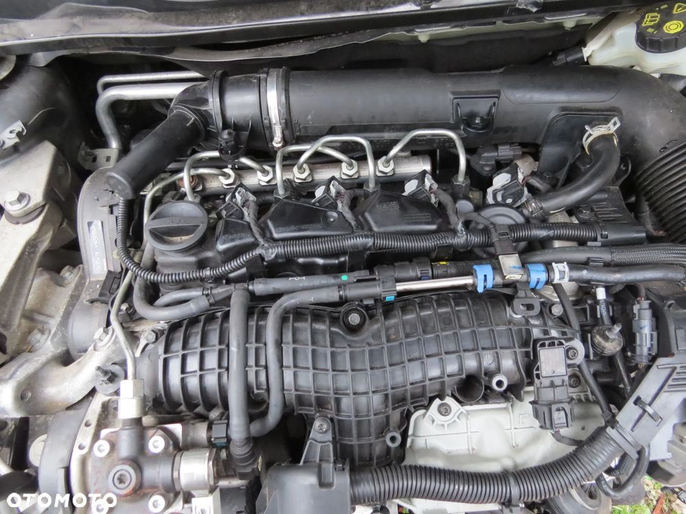 VOLVO V40 II 2.0 D2 D4204T8 LAKIER 714-16 NA CZĘŚCI - 23
