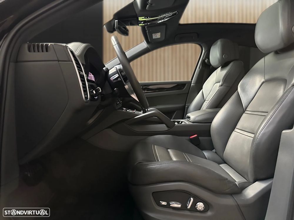 Porsche Cayenne Coupé E-Hybrid - 11