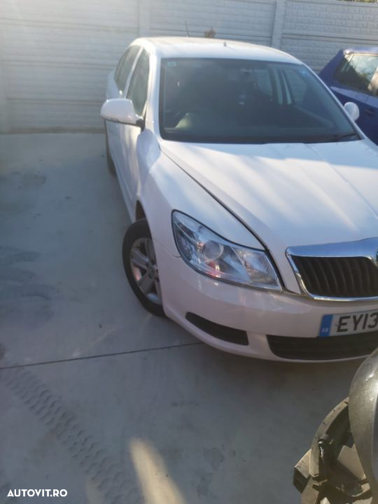 Dezmembrez Skoda Octavia berlina 1.6 diesel - 2