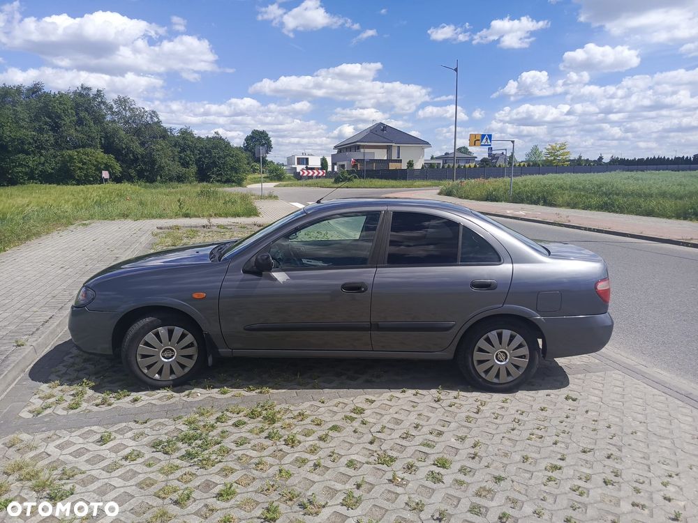 Nissan Almera 1.5 Base - 6