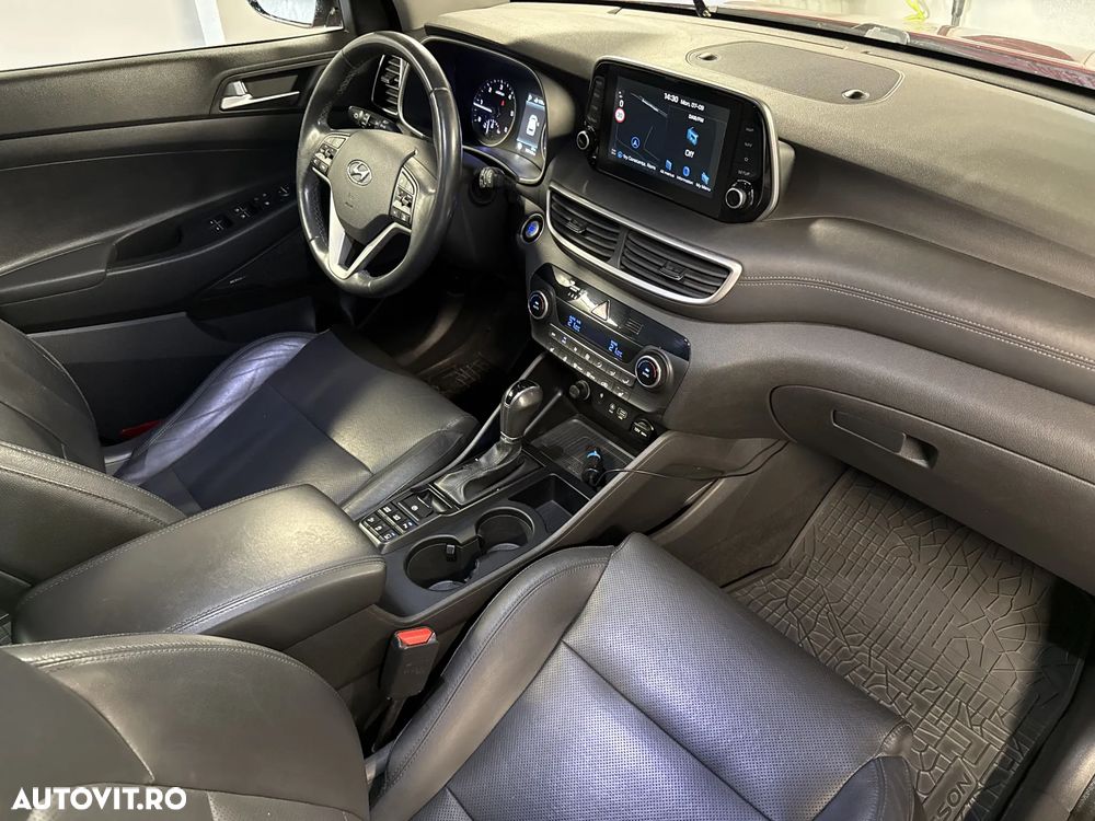 Hyundai Tucson 2.0 CRDI 4WD 6AT Luxury+ - 23