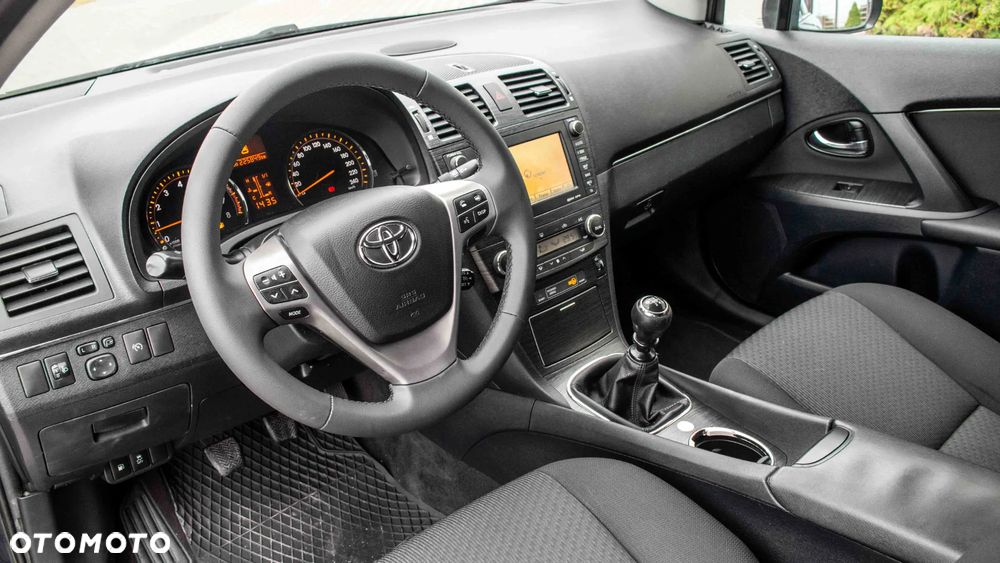 Toyota Avensis 2.0 Premium EU5 - 14