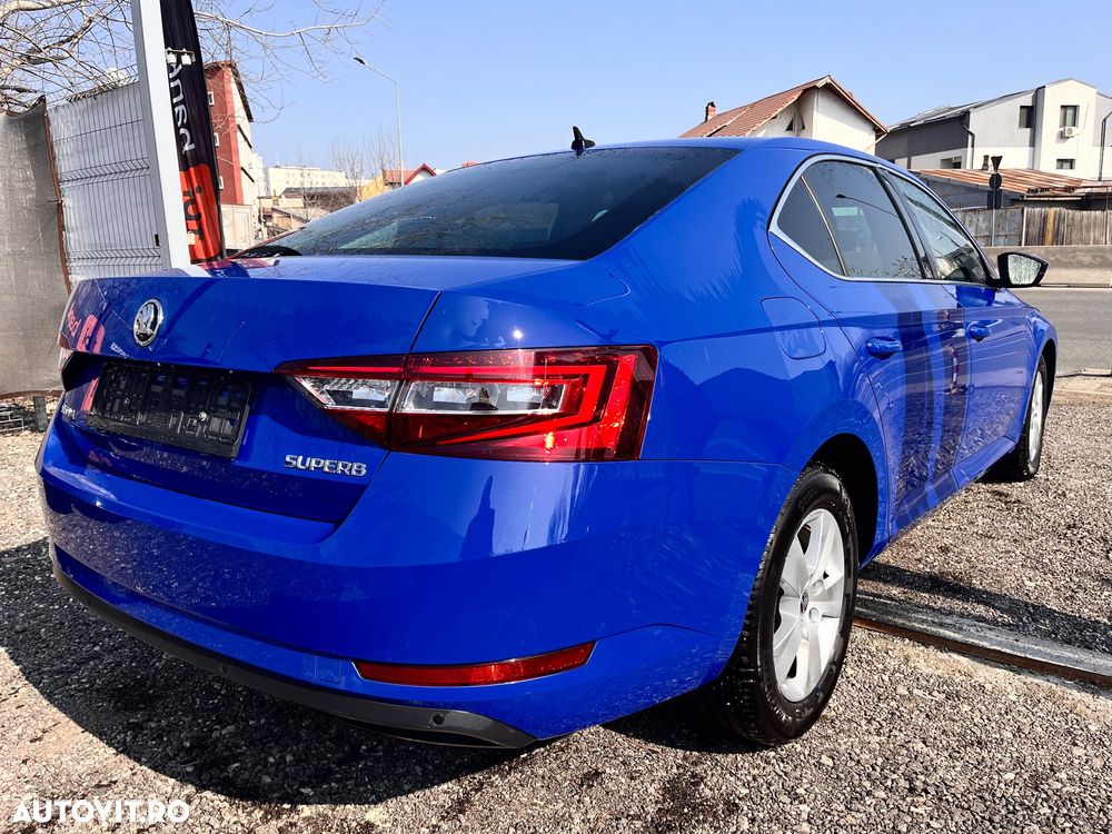 Skoda Superb 2.0 TDI DSG Sportline - 6