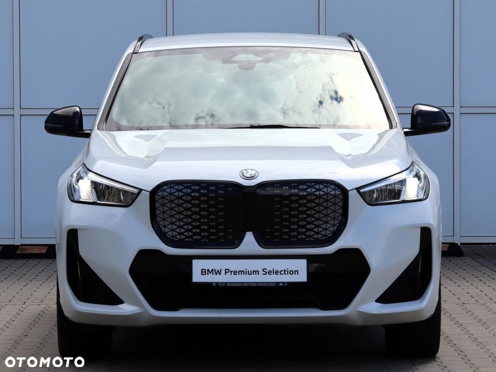 BMW iX1 - 10