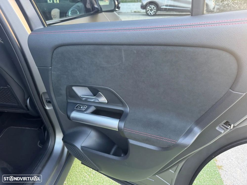 Mercedes-Benz GLA 250 e AMG Line - 17