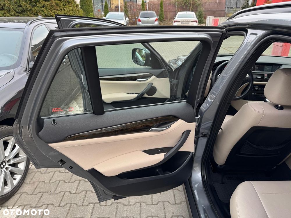 BMW X1 xDrive20d - 10