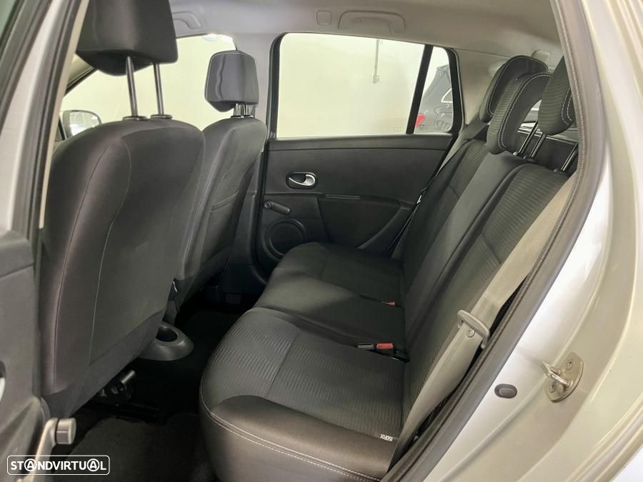 Renault Clio Break 1.5 dCi Dynamique S - 13