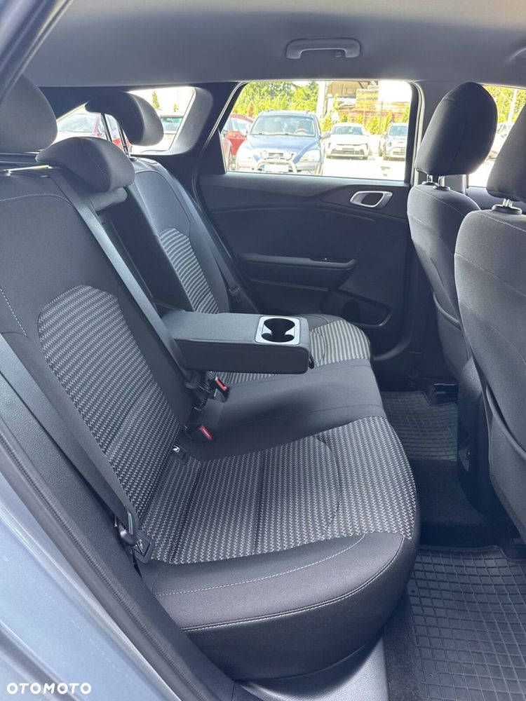 Kia Ceed 1.5 T-GDI M - 27