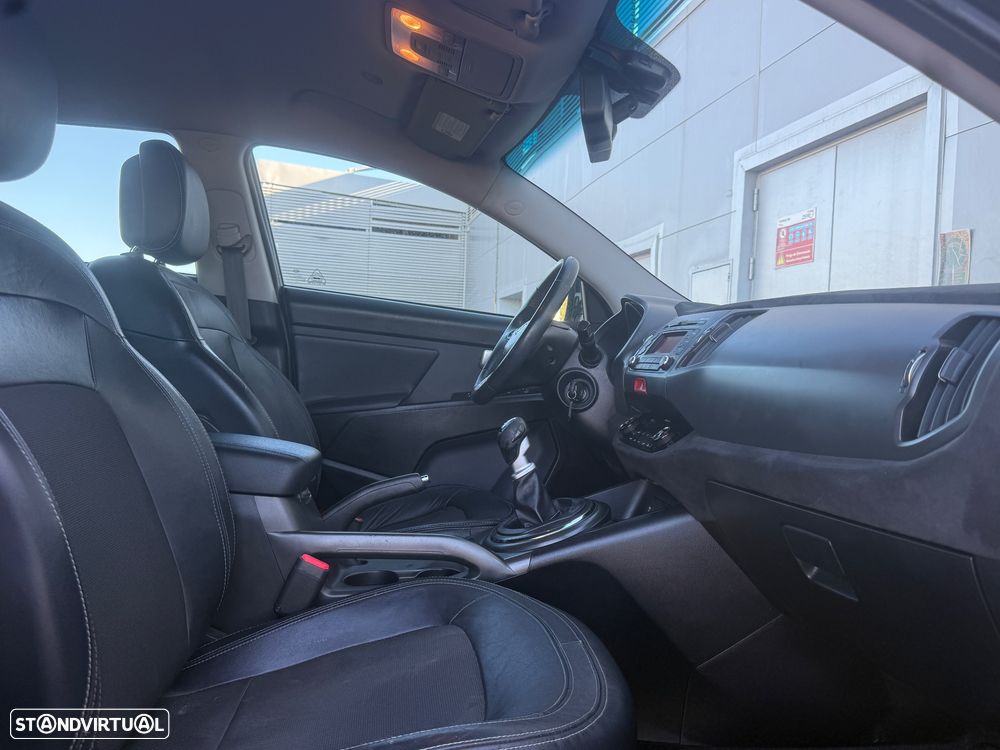Kia Sportage 1.7 CRDi ISG LX - 24