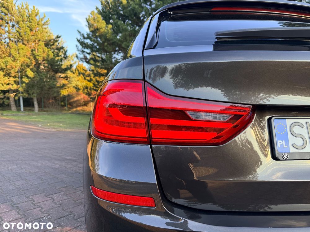 BMW Seria 5 520d Sport Line sport - 12