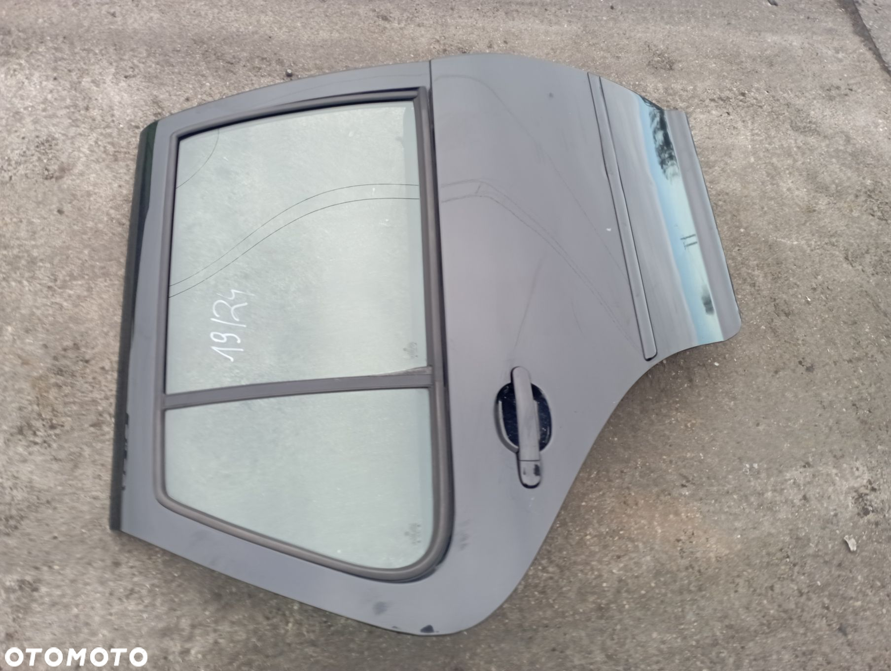 DRZWI PRAWY TYŁ

 VOLKSWAGEN
 GOLF IV - 6