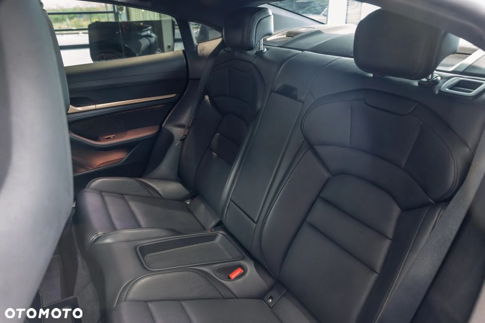 Porsche Taycan 105kWh 4S Performance Plus - 31