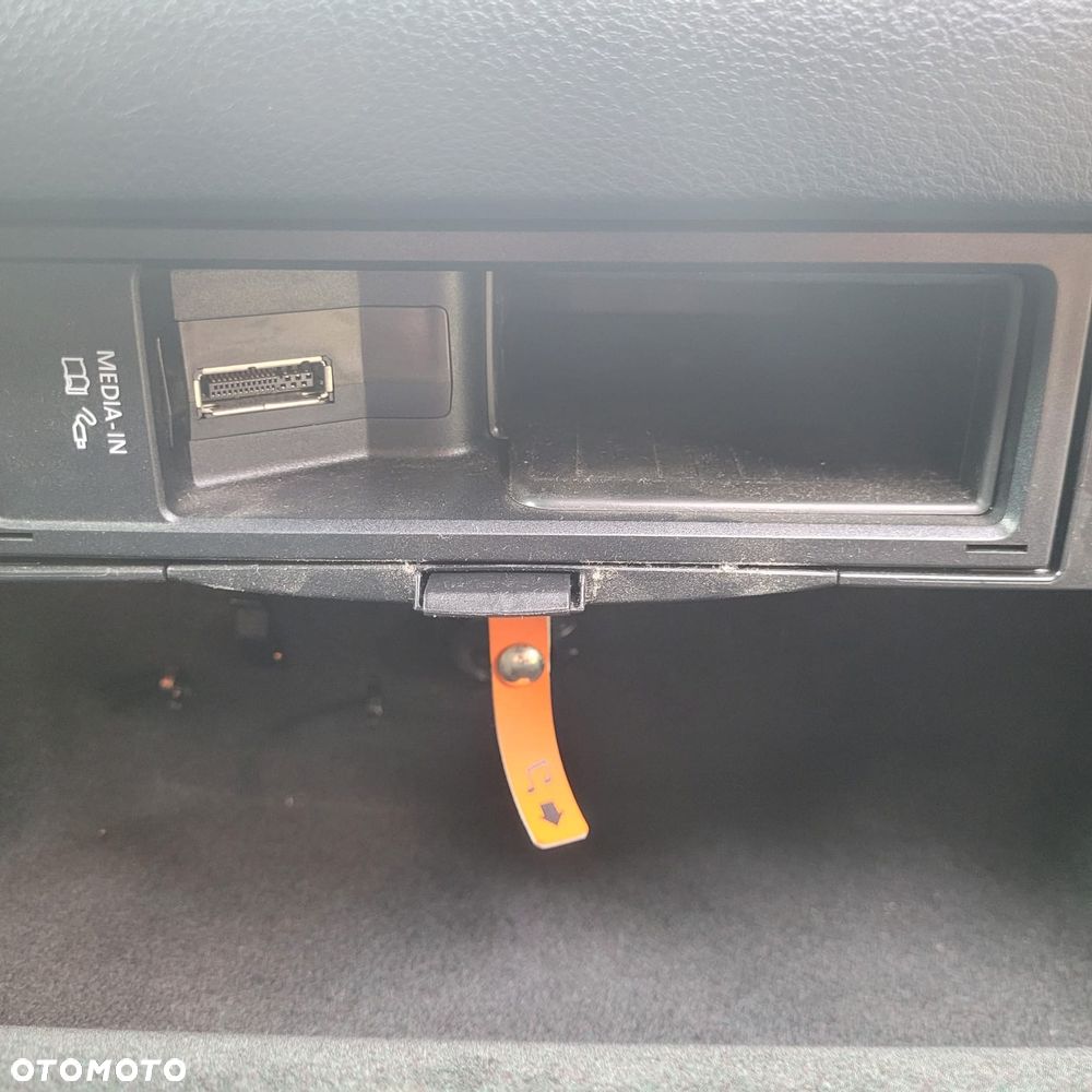 Volkswagen Passat 2.0 TDI Highline - 29