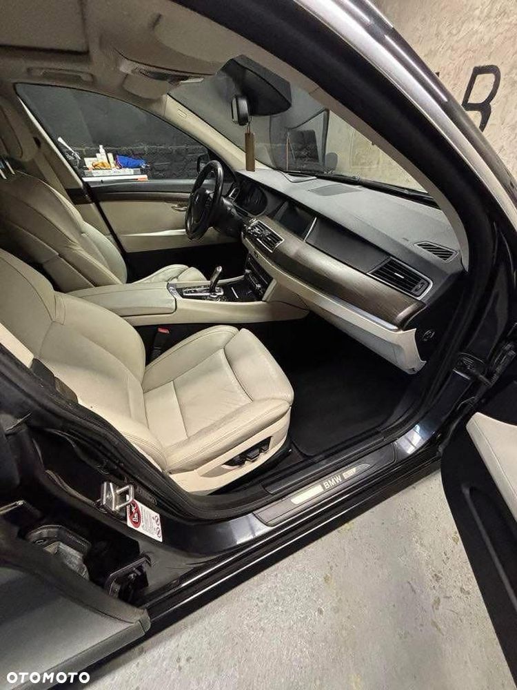 BMW 5GT - 2
