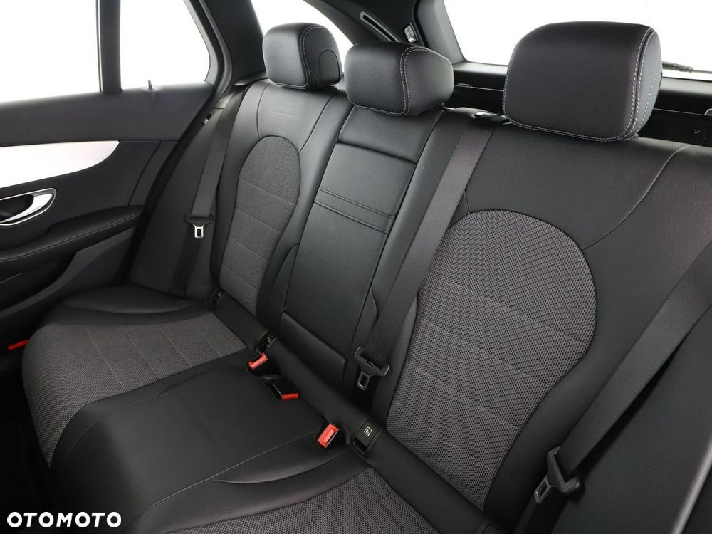 Mercedes-Benz Klasa C 200 4Matic 9G-TRONIC Avantgarde - 18
