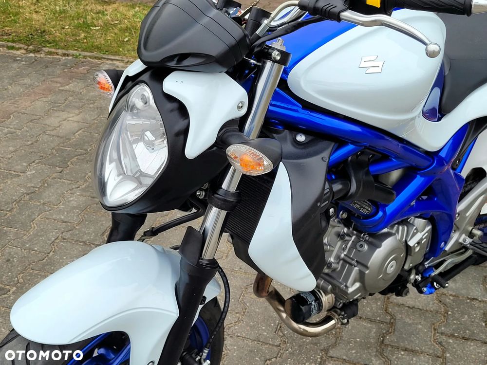 Suzuki Gladius - 7