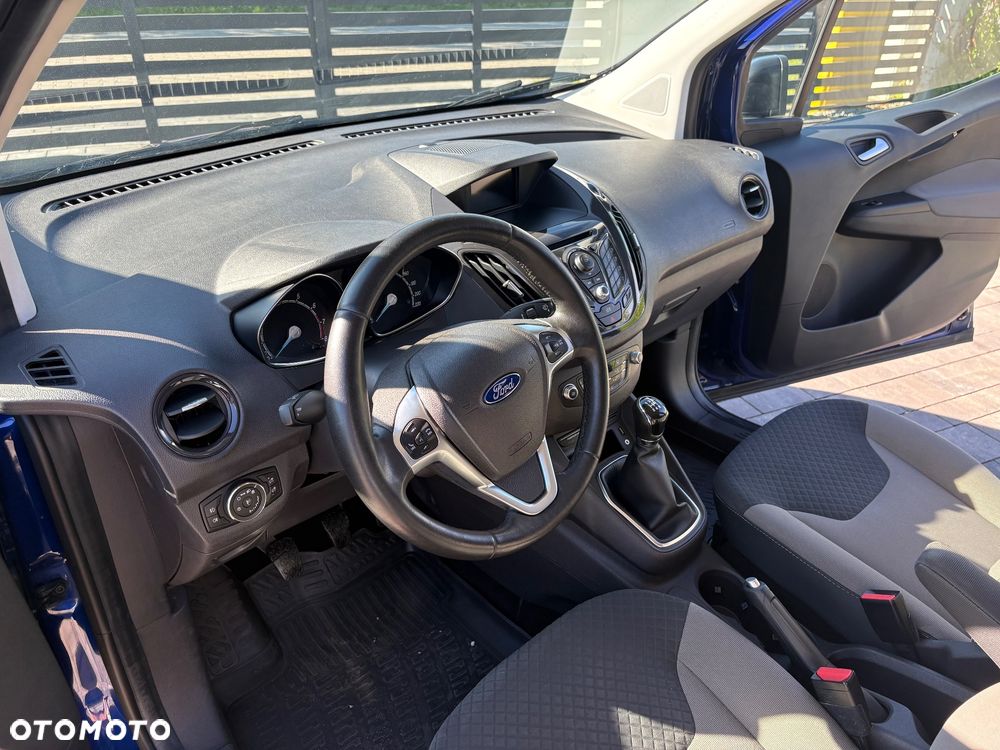 Ford Tourneo Courier 1.0 EcoBoost S&S Titanium - 9