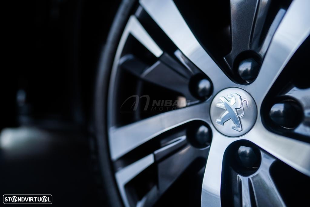 Peugeot 3008 BlueHDi 130 Stop & Start EAT8 Allure Pack - 4