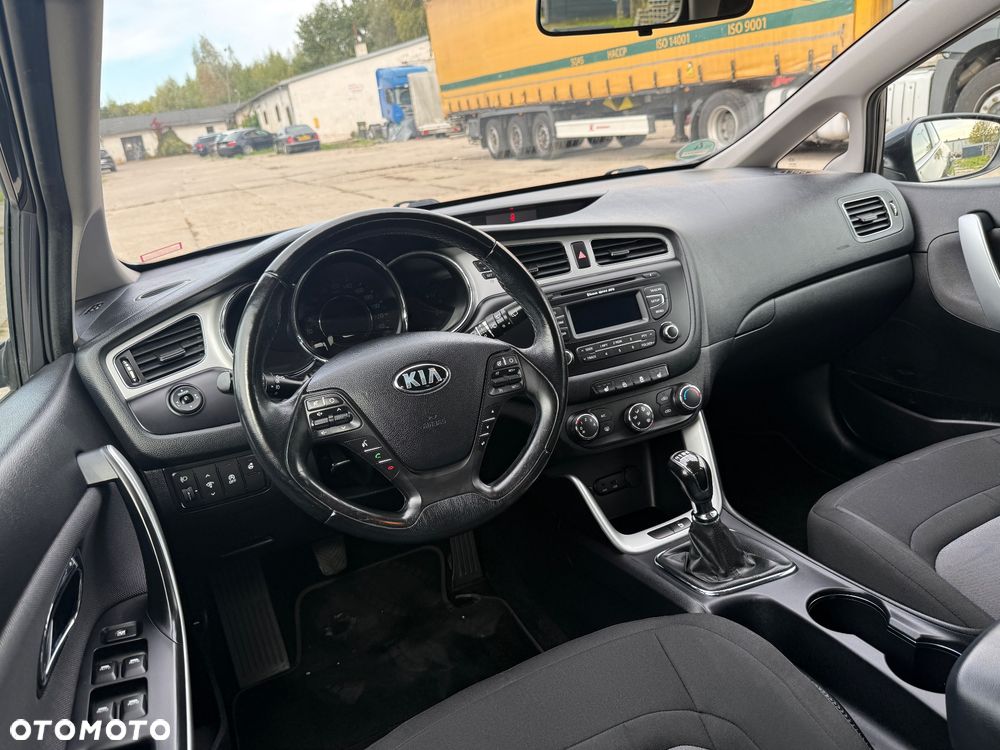 Kia Ceed - 26