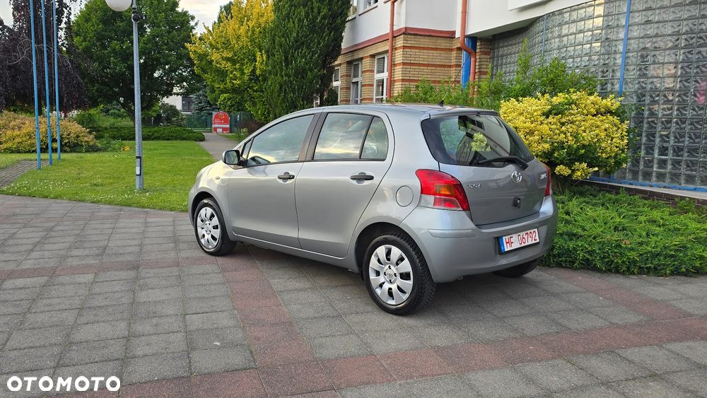 Toyota Yaris - 37