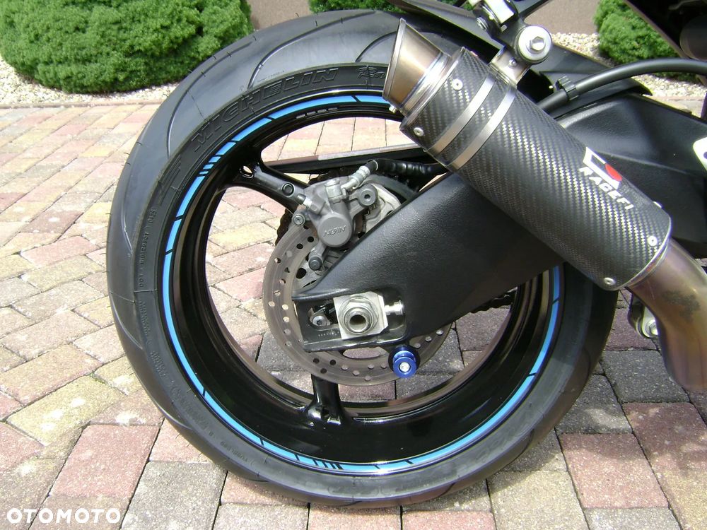 Suzuki GSX 1000 - 9