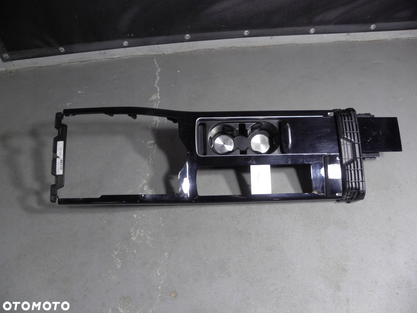 RANGE ROVER L405 // PANEL TUNEL ŚRODKOWY UCHWYT NA KUBKI - 3