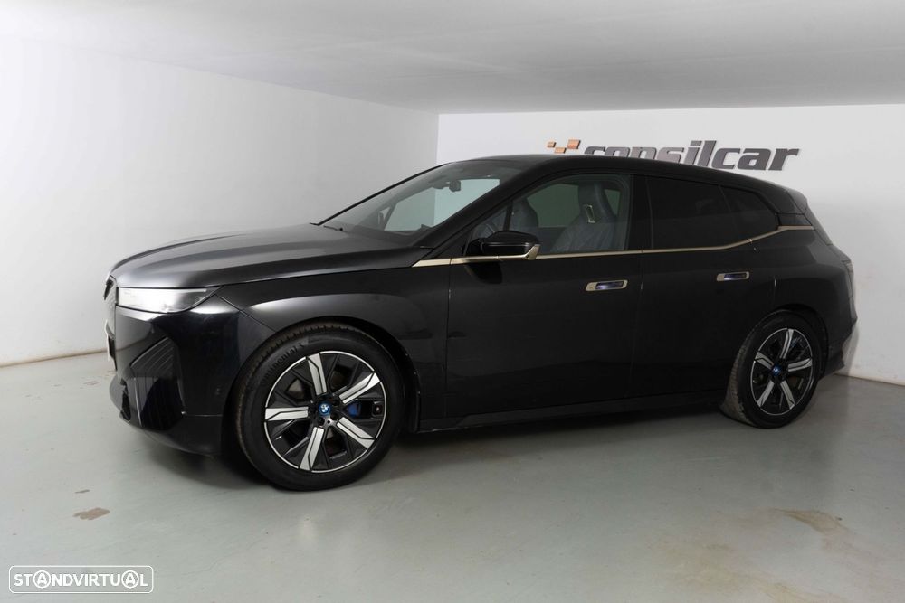 BMW iX xDrive 40 Pack Desportivo - 8