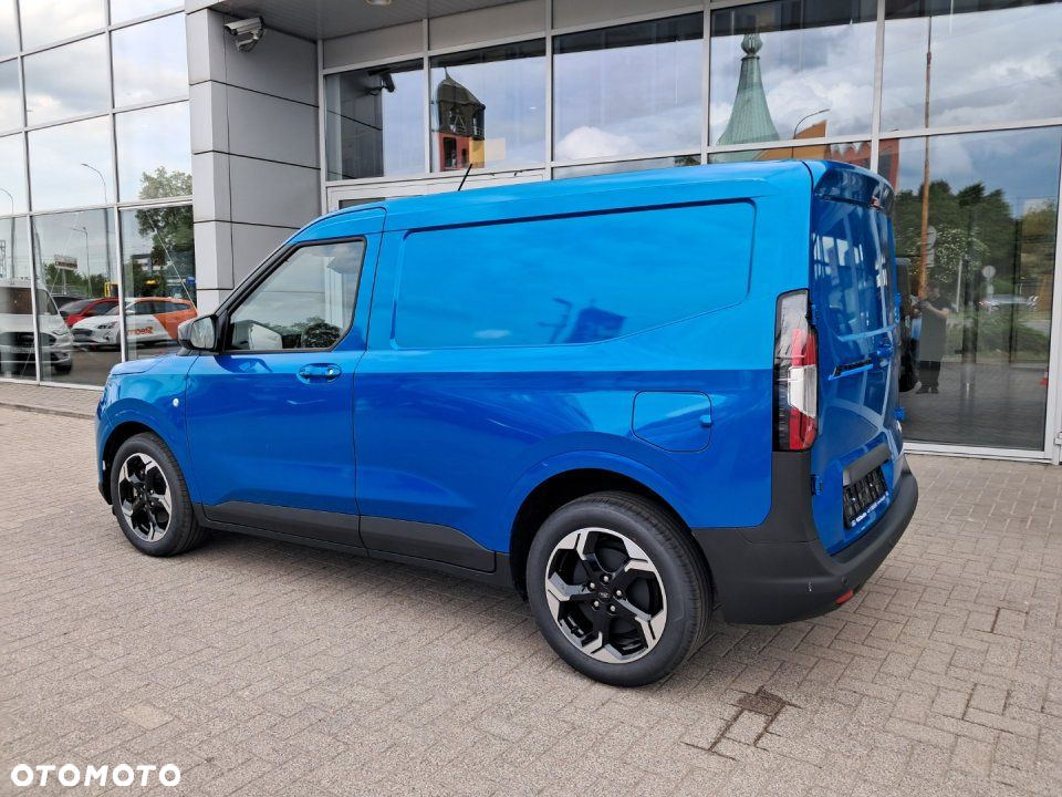 Ford Transit Courier - 4