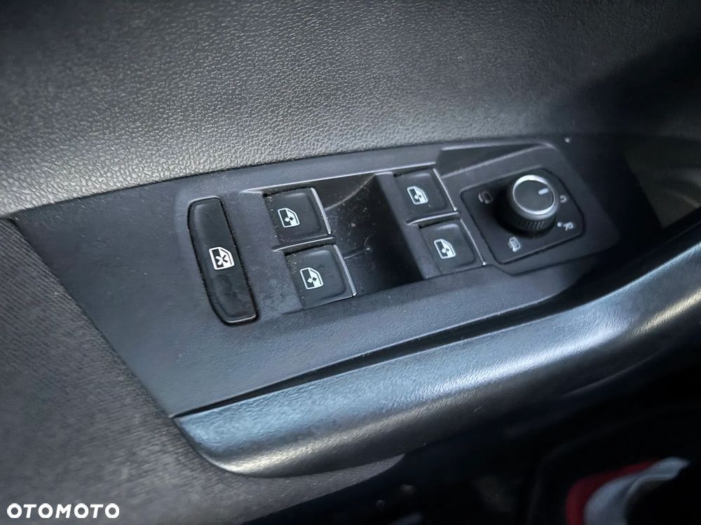 Volkswagen Polo 1.0 TSI R-Line DSG - 10