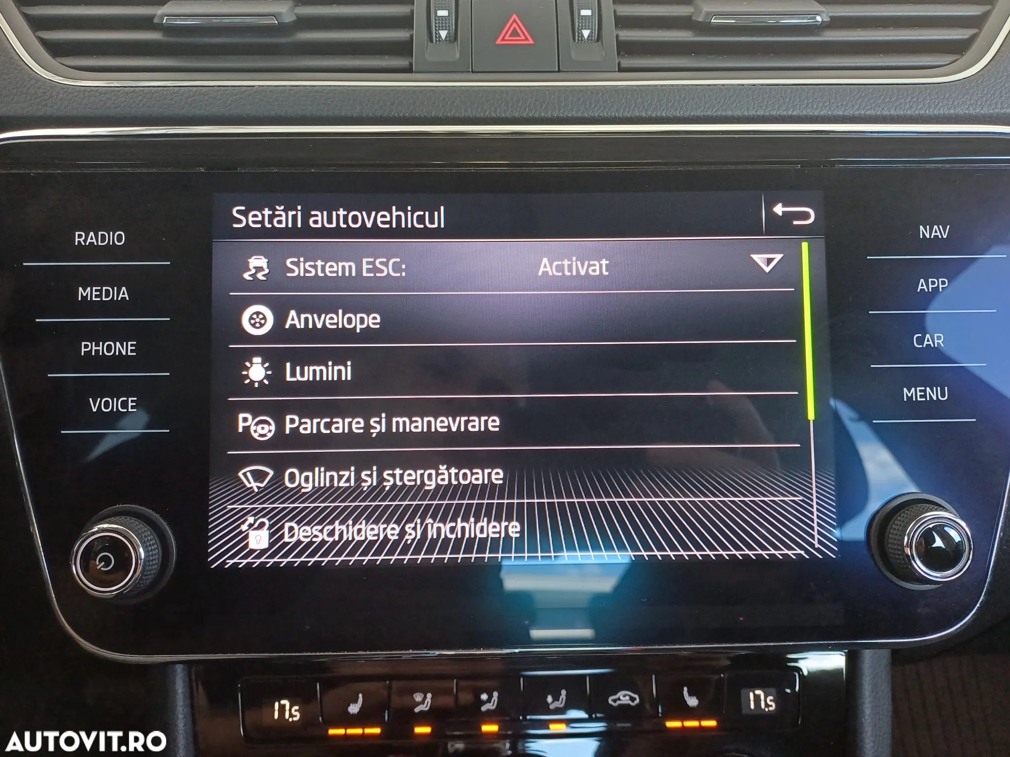 Skoda Superb 2.0 TDI DSG Ambition - 18