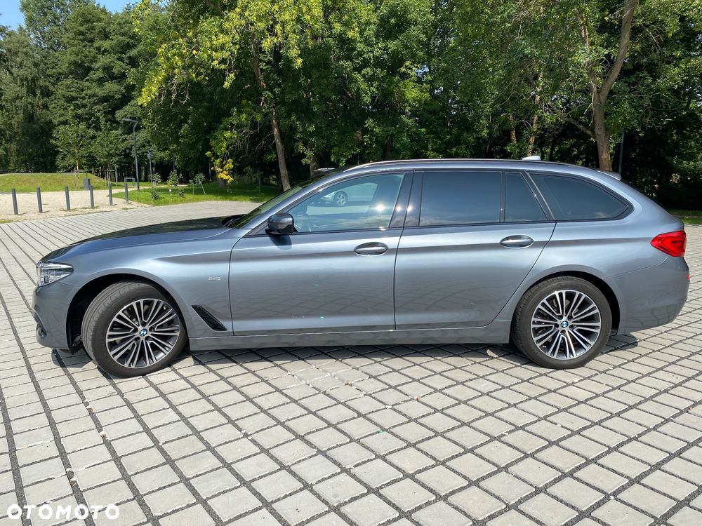 BMW Seria 5 520d xDrive Sport Line - 2