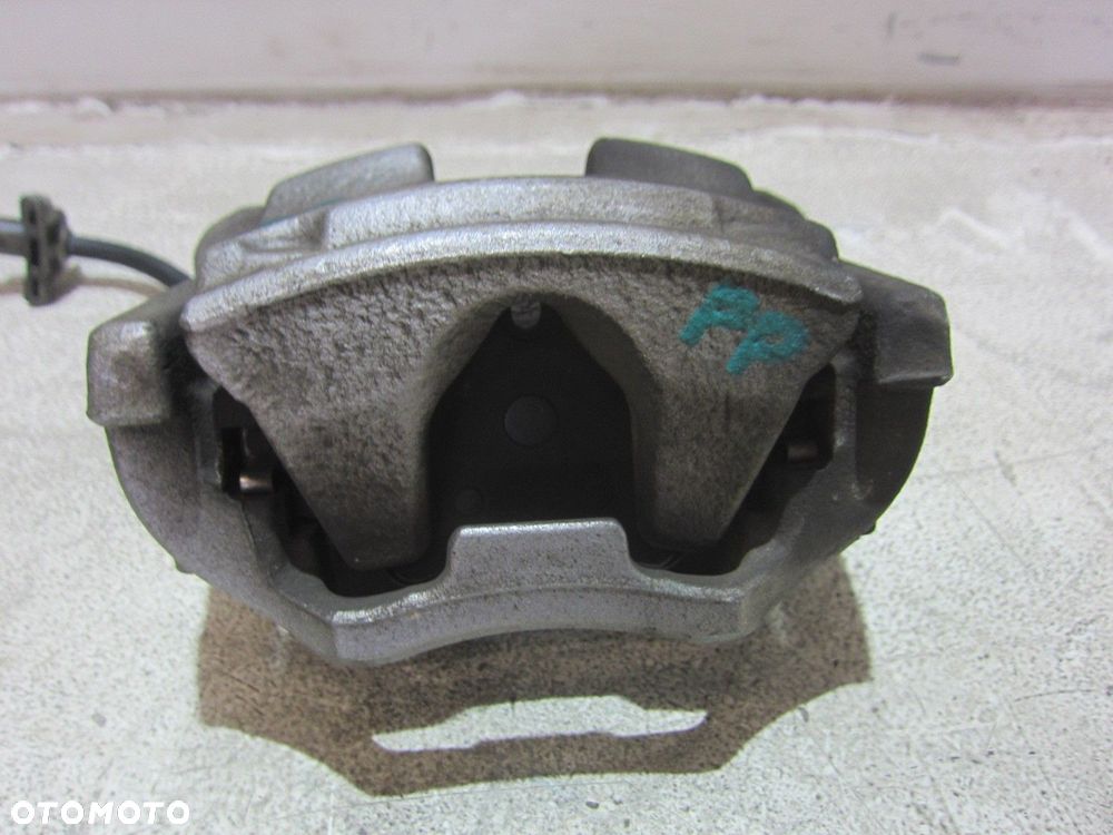 BMW X1 F48 ZACISK HAMULCOWY PRAWY PRZÓD PRZEDNI 6860268 330/24 34116860268 - 2