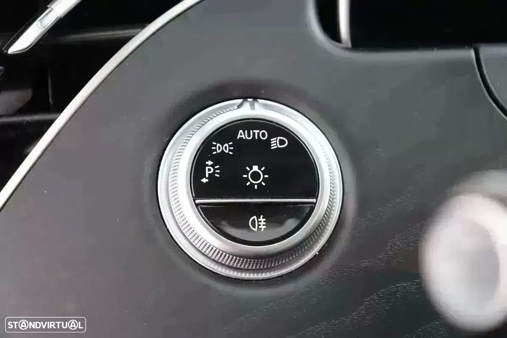 Mercedes-Benz E 220 d Avantgarde - 31