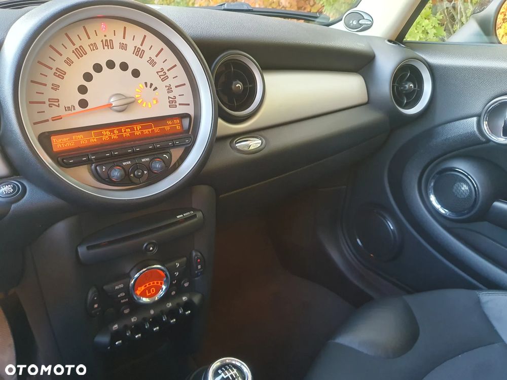 MINI Cooper Standard - 10