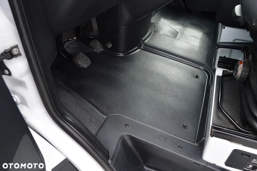 Mercedes-Benz Sprinter - 27