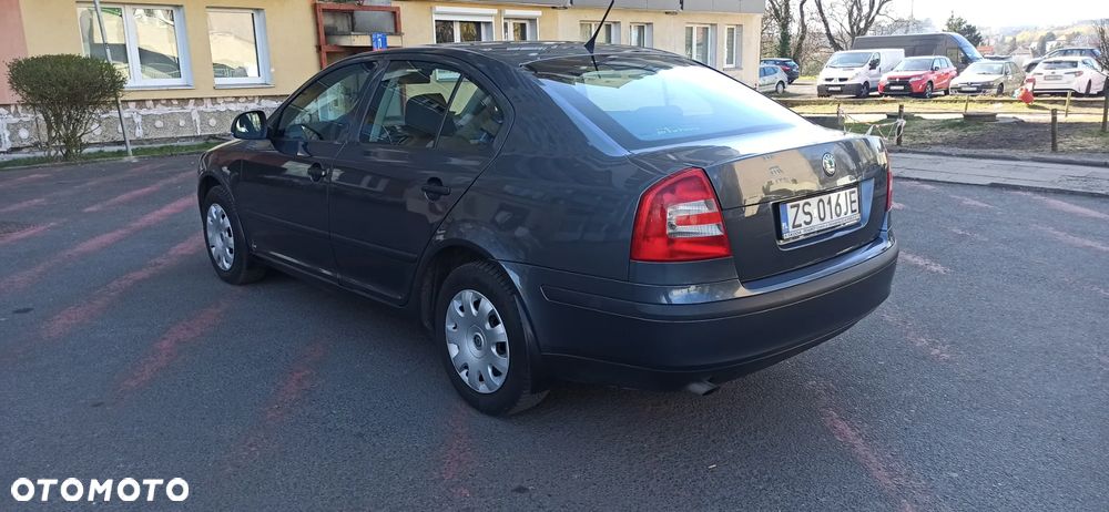 Skoda Octavia 1.6 Tour - 4