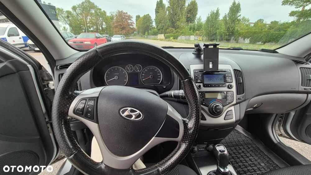 Hyundai i30 1.6 Comfort EU5 - 9