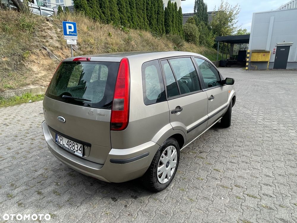 Ford Fusion - 7